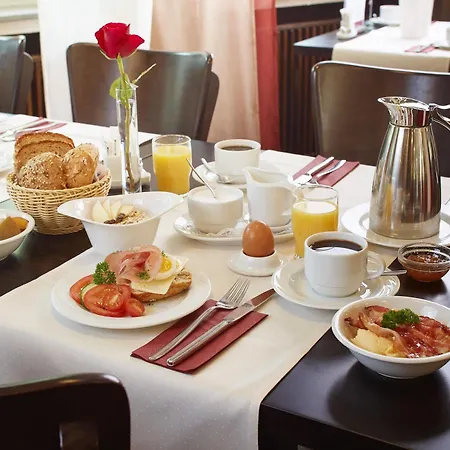 In Via Hotell 3*
